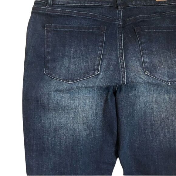 L.L.Bean signature dark wash jeans. Size 8 - Picture 9 of 10